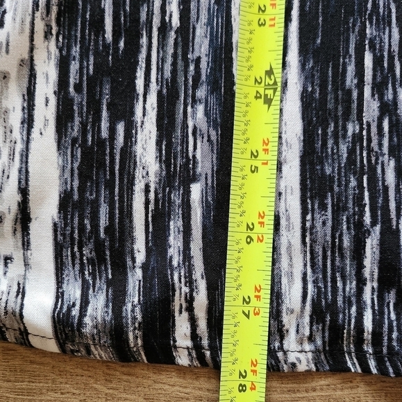 NWT Gloria Vanderbilt Black & White Blouse Size Small - Picture 11 of 14